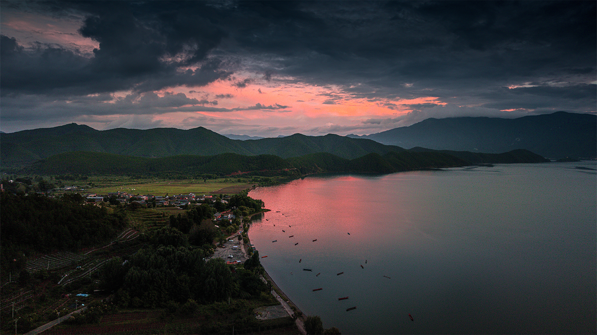 泸沽湖日落夕阳.jpg