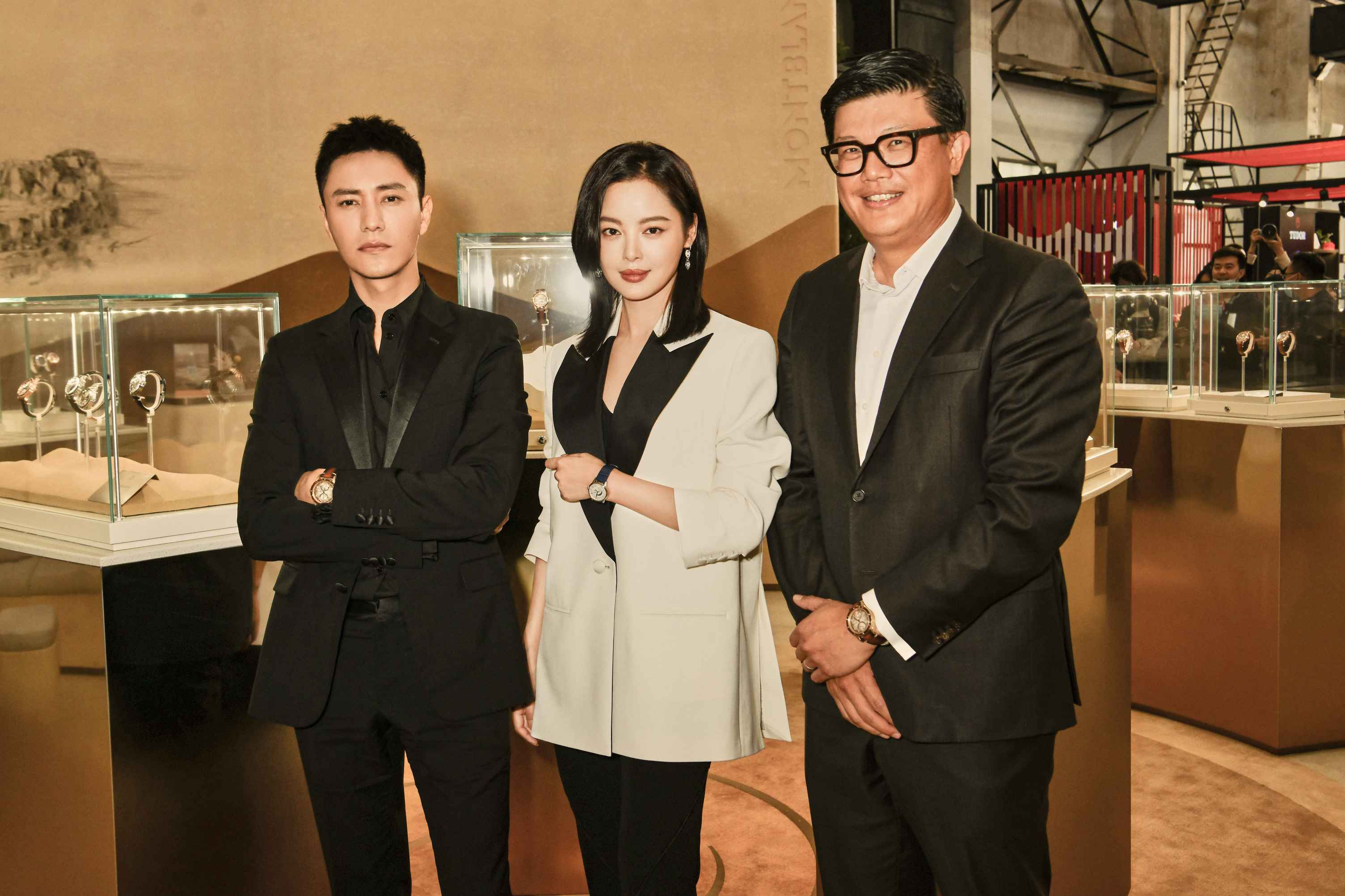 万宝龙中国区首席执行官张锴先生、万宝龙全球品牌大使陈坤与万宝龙品牌大使辛芷蕾.jpg