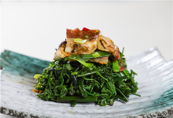 玉溪腊肉水蕨菜.jpg
