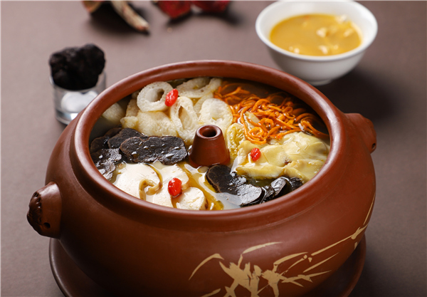 云南汽锅鲜菌王汤.jpg